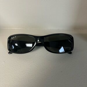 Ray-Ban Classic Black Polarized Sunglasses